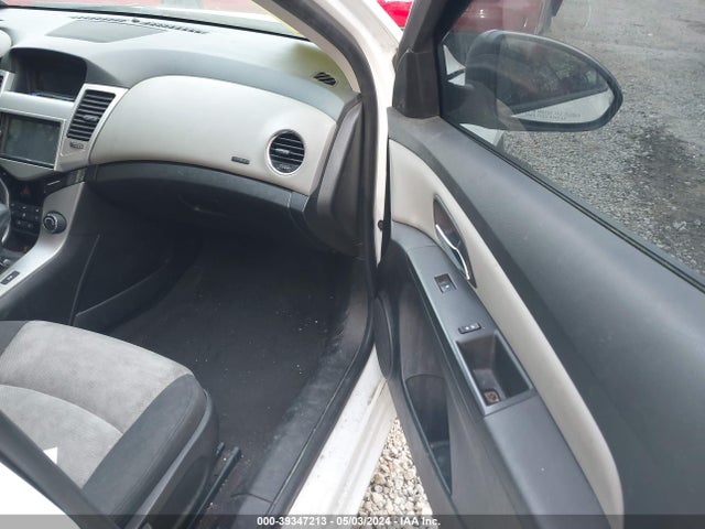 Chevrolet Cruze Ls Auto 2015 1G1PA5SG9F7124537 Image 5
