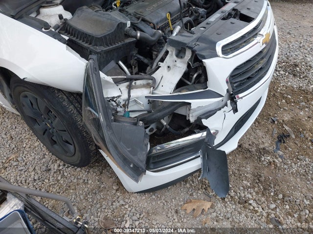 Chevrolet Cruze Ls Auto 2015 1G1PA5SG9F7124537 Image 6