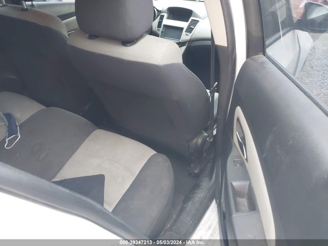 Chevrolet Cruze Ls Auto 2015 1G1PA5SG9F7124537 Image 8