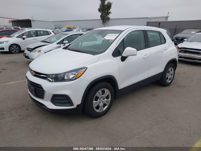 Chevrolet TRAX LS 2018 KL7CJKSB3JB602138 Image 2