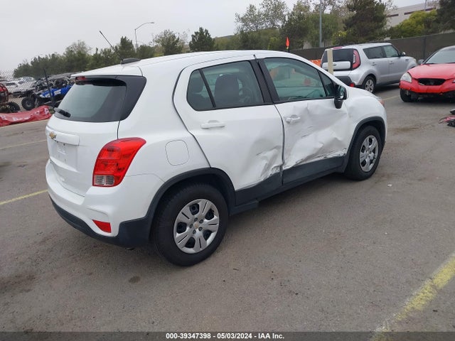 Chevrolet TRAX LS 2018 KL7CJKSB3JB602138 Image 4