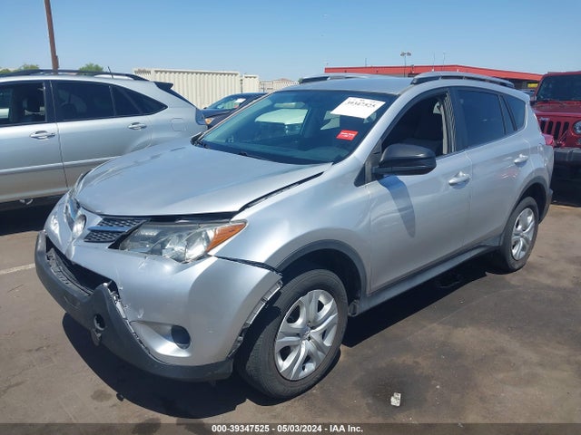 Toyota RAV4 LE 2015 JTMZFREV5FD060890 Image 2