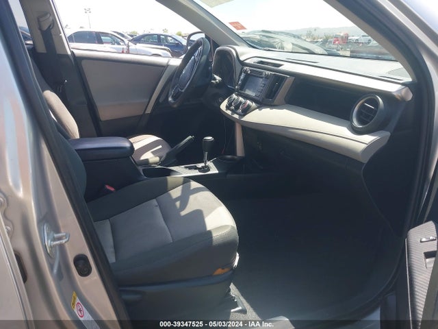 Toyota RAV4 LE 2015 JTMZFREV5FD060890 Image 5