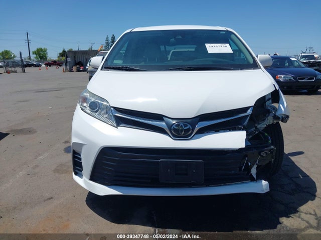 Toyota Sienna Le 8 Passenger 2018 5TDKZ3DC9JS920535 Image 12