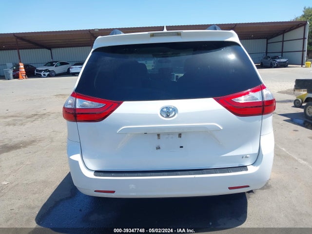 Toyota Sienna Le 8 Passenger 2018 5TDKZ3DC9JS920535 Image 16