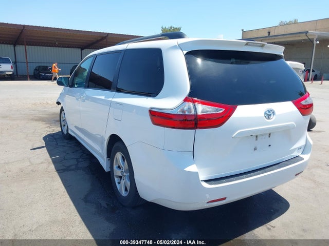 Toyota Sienna Le 8 Passenger 2018 5TDKZ3DC9JS920535 Image 3