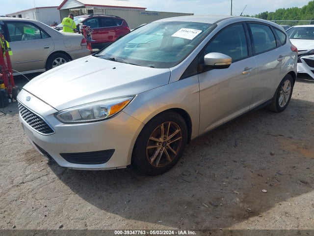 Ford FOCUS SE 2015 1FADP3K28FL335047 Image 2