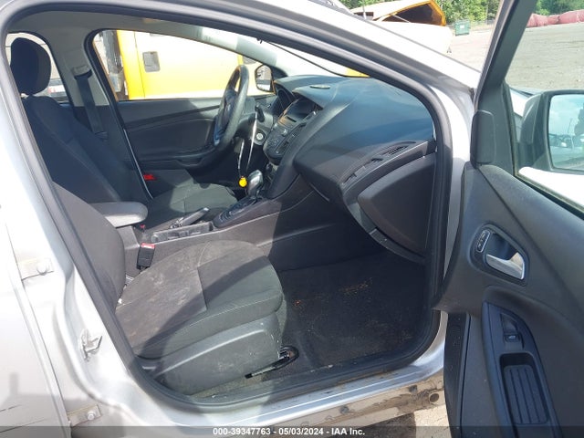 Ford FOCUS SE 2015 1FADP3K28FL335047 Image 5