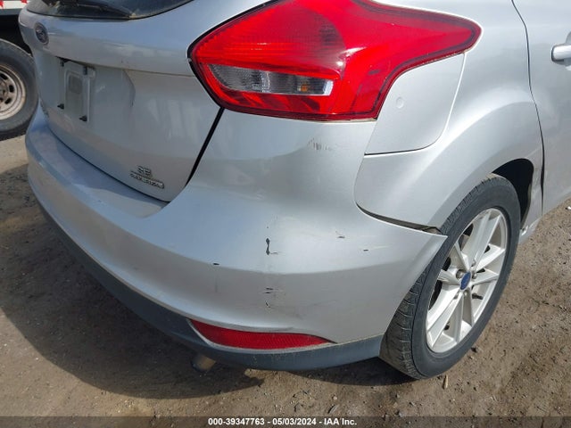 Ford FOCUS SE 2015 1FADP3K28FL335047 Image 6
