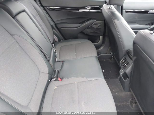 KNDEU2AA8P7410379 KIA SELTOS S