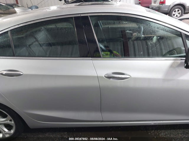 Chevrolet Cruze Premier Auto 2018 3G1BF6SMXJS617998 Image 13