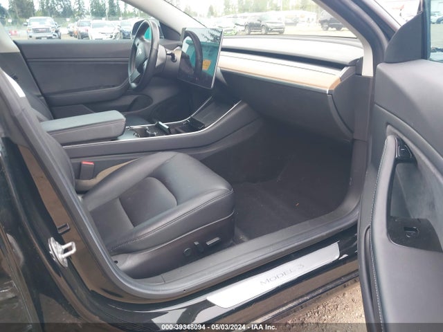 Tesla Model 3 Long Range/mid Range 2018 5YJ3E1EA9JF032762 Image 5