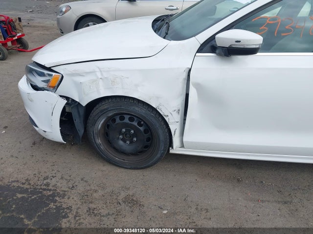 2013 Volkswagen Jetta 2.5l Se მანქანა იყიდება აუქციონზე, vin: 3VWDP7AJ1DM212872, აუქციონის ნომერი: 39348120