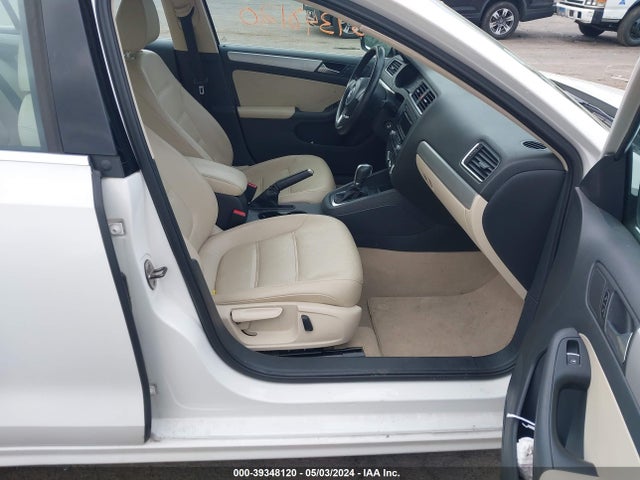 2013 Volkswagen Jetta 2.5l Se მანქანა იყიდება აუქციონზე, vin: 3VWDP7AJ1DM212872, აუქციონის ნომერი: 39348120