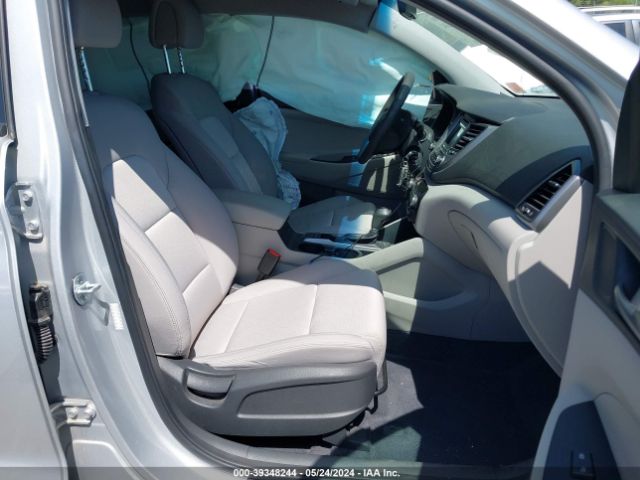 KM8J3CA40HU511335 Hyundai TUCSON SE