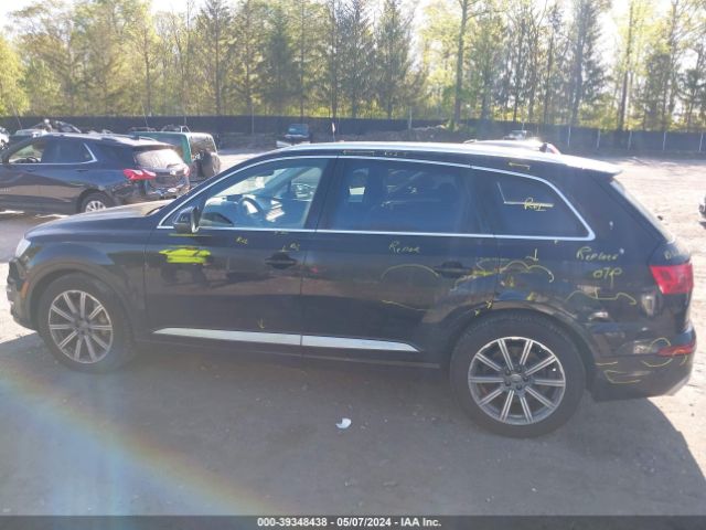 WA1VAAF77KD004176 Audi Q7 55 Premium