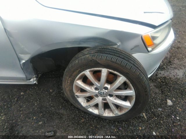 3VWD17AJ1EM327636 Volkswagen Jetta 1.8t Se