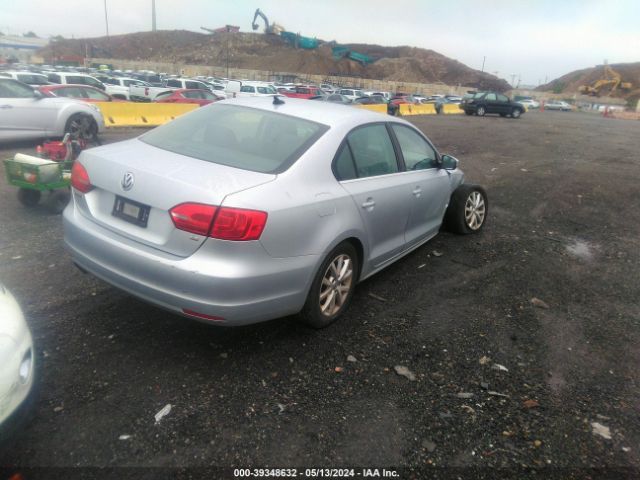 3VWD17AJ1EM327636 Volkswagen Jetta 1.8t Se