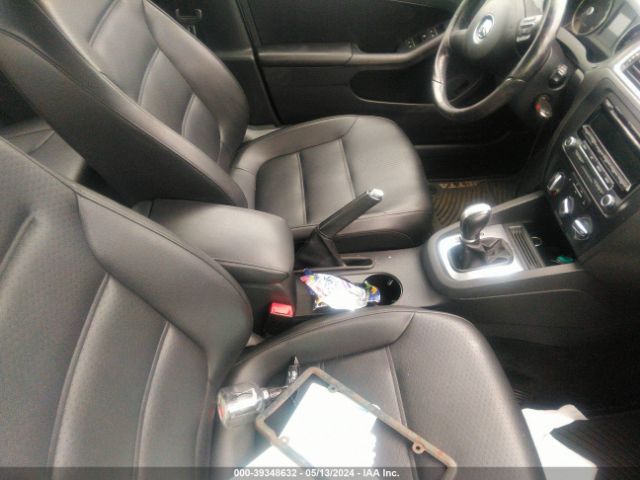 3VWD17AJ1EM327636 Volkswagen Jetta 1.8t Se