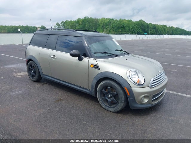 2011 MINI COOPER CLUBMAN WMWZF3C55BTY00838 Photo 0