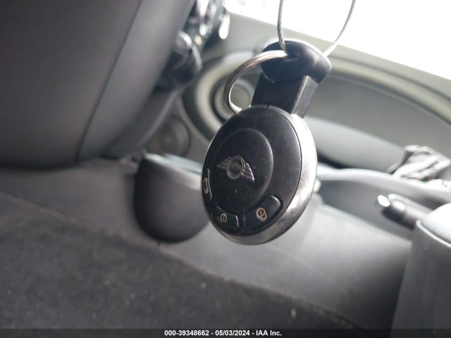 2011 MINI COOPER CLUBMAN WMWZF3C55BTY00838 Photo 10