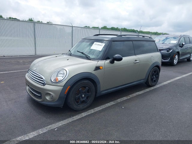 2011 MINI COOPER CLUBMAN WMWZF3C55BTY00838 Photo 1