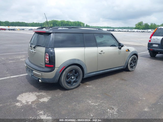 2011 MINI COOPER CLUBMAN WMWZF3C55BTY00838 Photo 3
