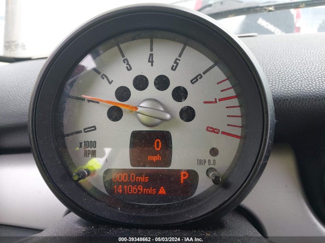 2011 MINI COOPER CLUBMAN WMWZF3C55BTY00838 Photo 6