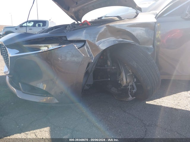 JM1BPBDMXK1117031 Mazda Mazda3 Preferred Package