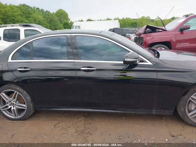 Mercedes-Benz E 300 2019 WDDZF4JB8KA622488 Image 13