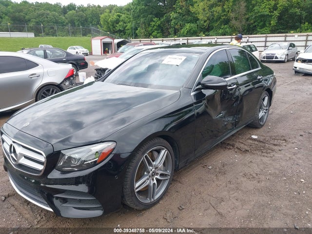 Mercedes-Benz E 300 2019 WDDZF4JB8KA622488 Image 2