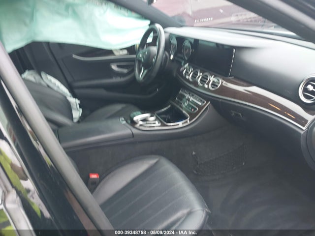 Mercedes-Benz E 300 2019 WDDZF4JB8KA622488 Image 5