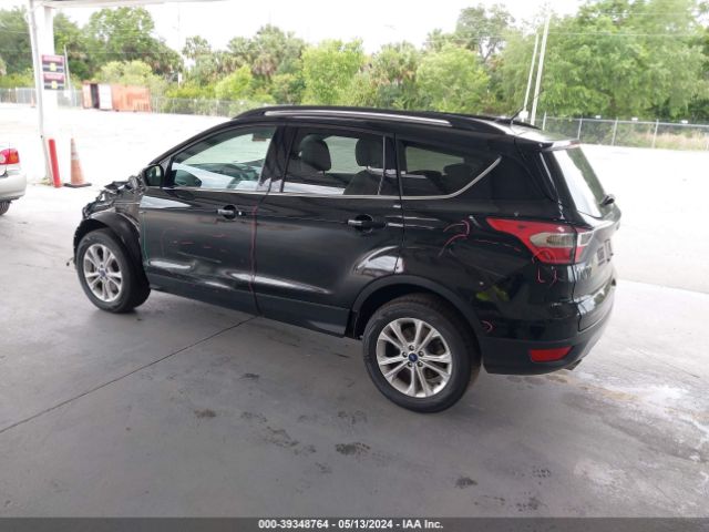 1FMCU0G96HUC19146 Ford ESCAPE SE