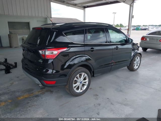 1FMCU0G96HUC19146 Ford ESCAPE SE