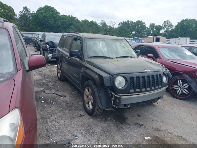 2014 1C4NJPBB2ED549984 main image