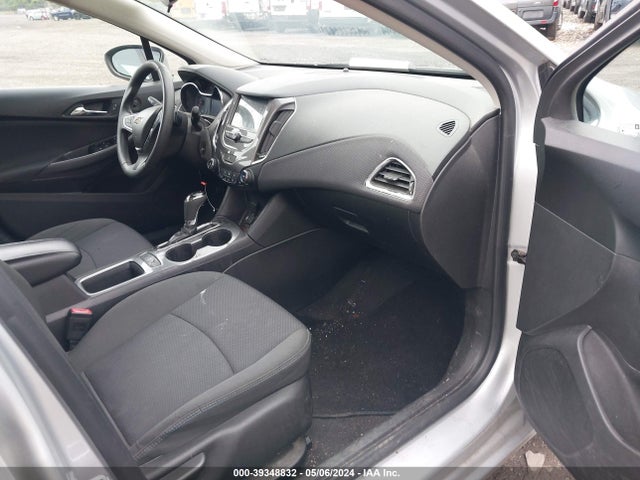 Chevrolet Cruze Lt Auto 2018 1G1BE5SM9J7104155 Image 5