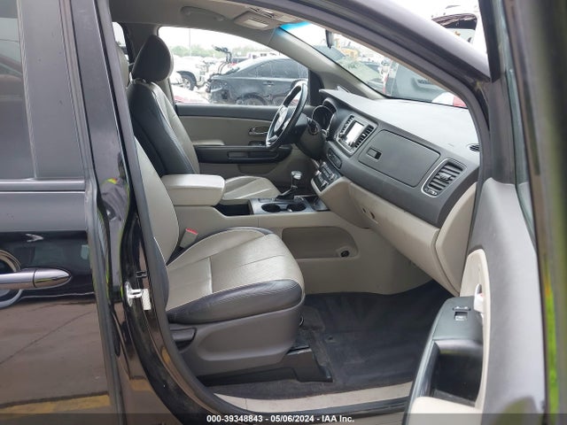 KIA SEDONA LX 2017 KNDMB5C18H6313707 Image 5
