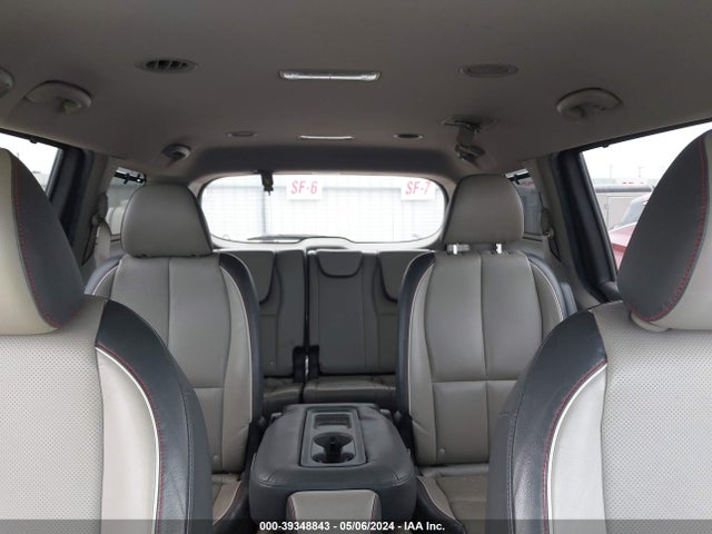 KIA SEDONA LX 2017 KNDMB5C18H6313707 Image 8