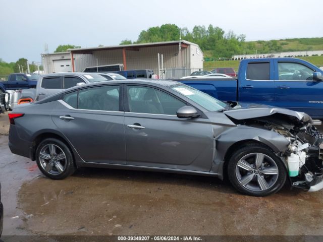 1N4BL4DW9NN411631 Nissan Altima Sv Intelligent Awd