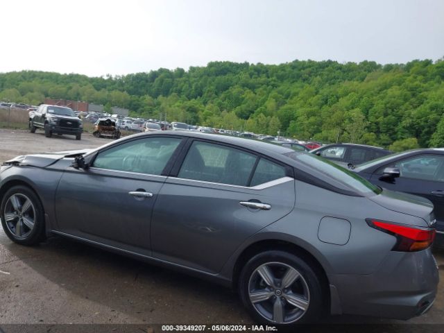 1N4BL4DW9NN411631 Nissan Altima Sv Intelligent Awd