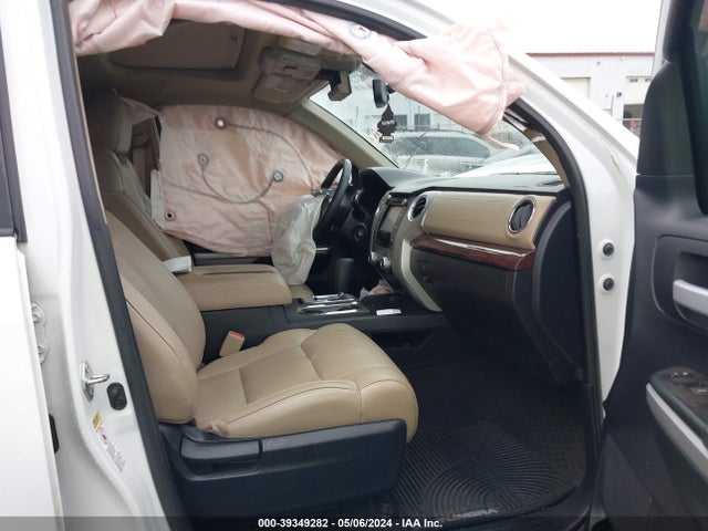 5TFFY5F18EX152977 Toyota Tundra Limited 5.7l V8