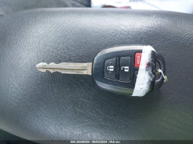 2T1BURHE7HC852686 Toyota Corolla