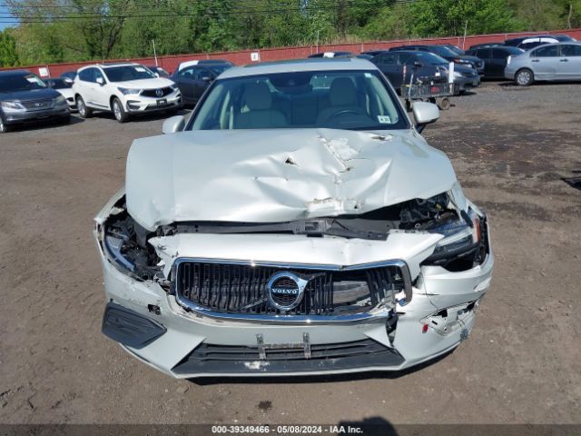 7JR102FK6LG043702 Volvo S60 T5 Momentum