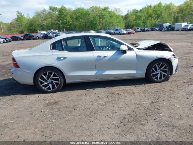 7JR102FK6LG043702 Volvo S60 T5 Momentum