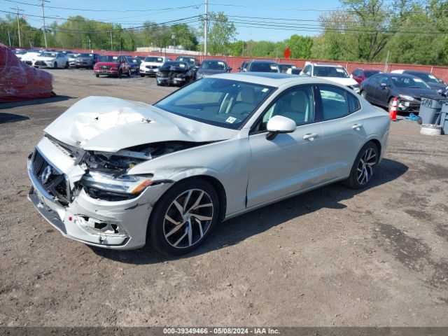 7JR102FK6LG043702 Volvo S60 T5 Momentum