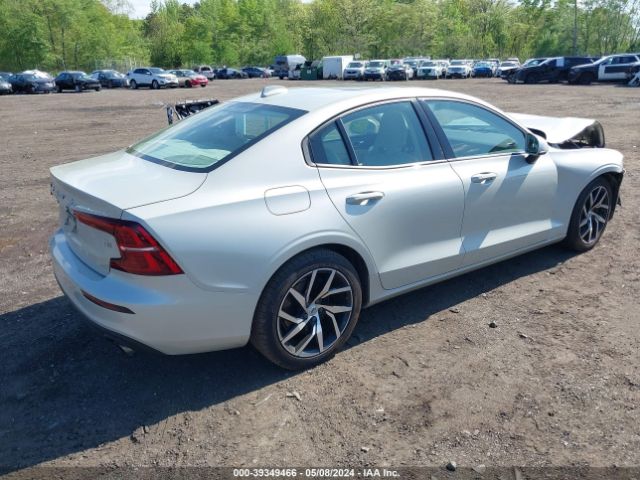 7JR102FK6LG043702 Volvo S60 T5 Momentum