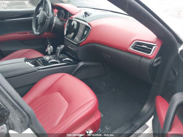 ZAM57YTM6N1389643 Maserati Ghibli Modena Q4