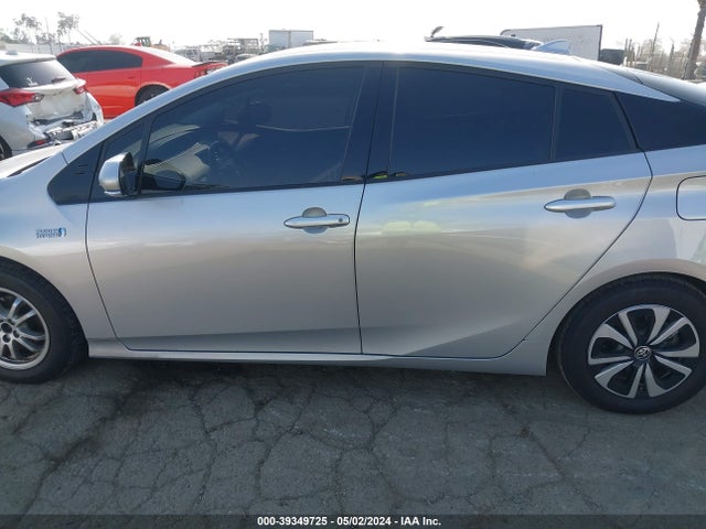 Toyota Prius Prime Plus 2017 JTDKARFP4H3011530 Image 15