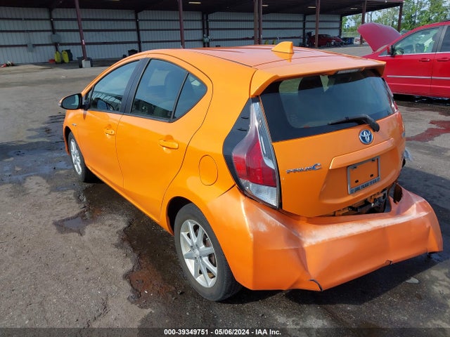 Toyota Prius C Three 2016 JTDKDTB3XG1116316 Image 3