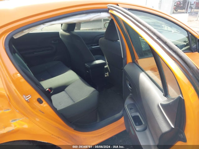 Toyota Prius C Three 2016 JTDKDTB3XG1116316 Image 8